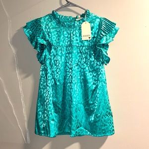 Beautiful, leopard print teal shirt